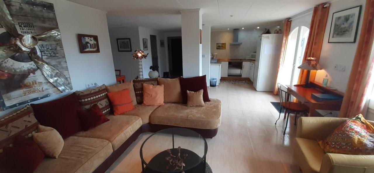 Appartement & Spa - Panoramic Olivars Pau Luaran gambar