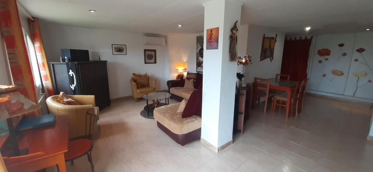 Appartement & Spa - Panoramic Olivars Pau Luaran gambar